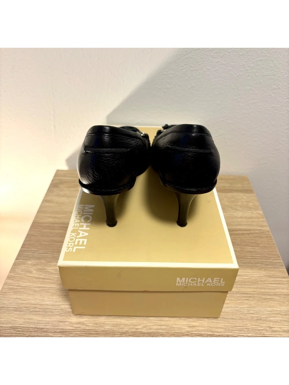 Michael Kors Westside Mid Moc Black Leather Loafers Pumps Heels Size 8.5 M Box